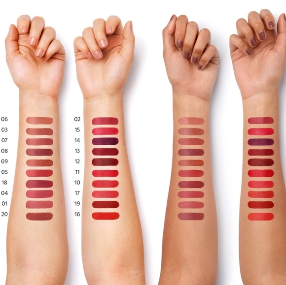 Sephora Collection Satin Hydrating Lipstick: Megawatt (19-Vibrant Red), New - Picture 4 of 5